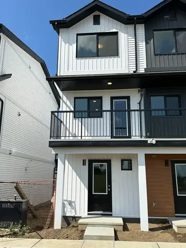 (PN1132) Beautiful 2-Bedroom Townhome with Master Ensuite & Single Car Garage | 850 Secord Blvd Nw, Edmonton | 3089114