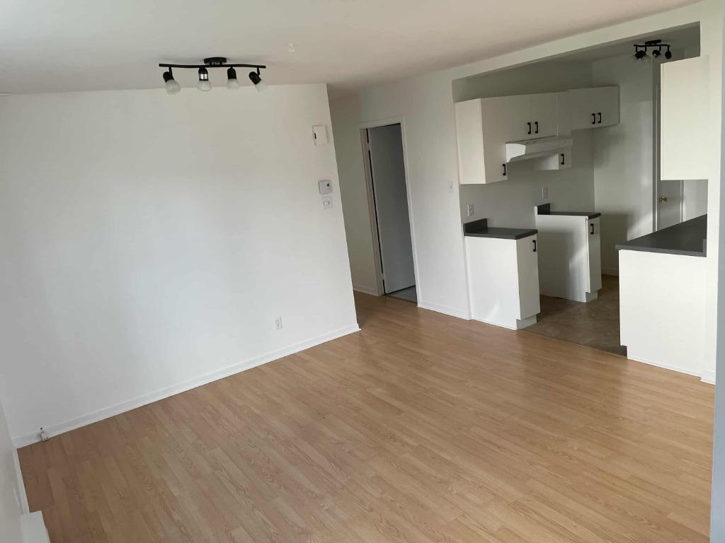 4 1/2 Lévis centre-ville, UQAR, proximité autoroute | 3090046