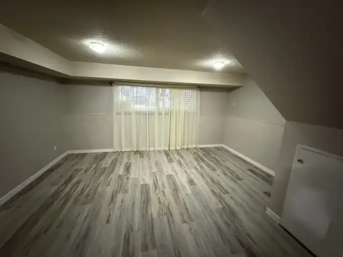 Bilevel 2 Bedroom Basement Suite Next to Mill Creek Ravine | 9318 A 70 Avenue Northwest, Edmonton | 3090215