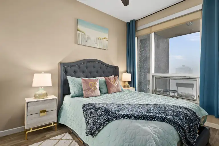 Bright Fully Furnished One Bedroom in Downtown Calgary. Free parking | 2706 - 1320 1 St SE, Calgary | 3090227