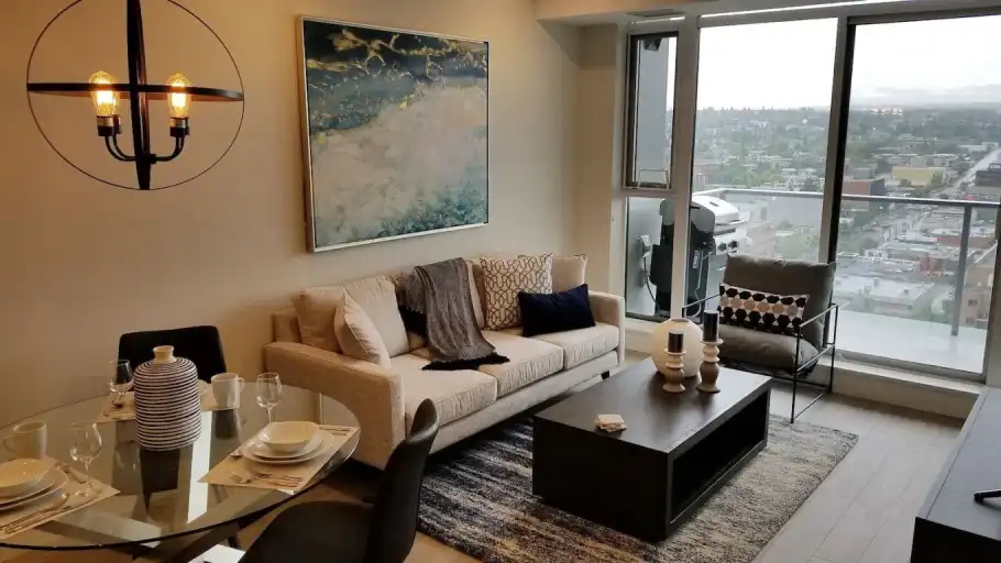 LUXURY 1BR+DEN w/ 180 Views. Easy to show! | HIGH FLOOR - 930 16 Avenue Southwest, Calgary | 3090265