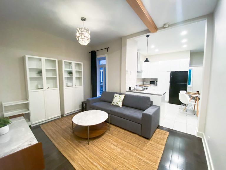 1 CH - 1 SDB - Montréal - $2,000 /mo | 3090307