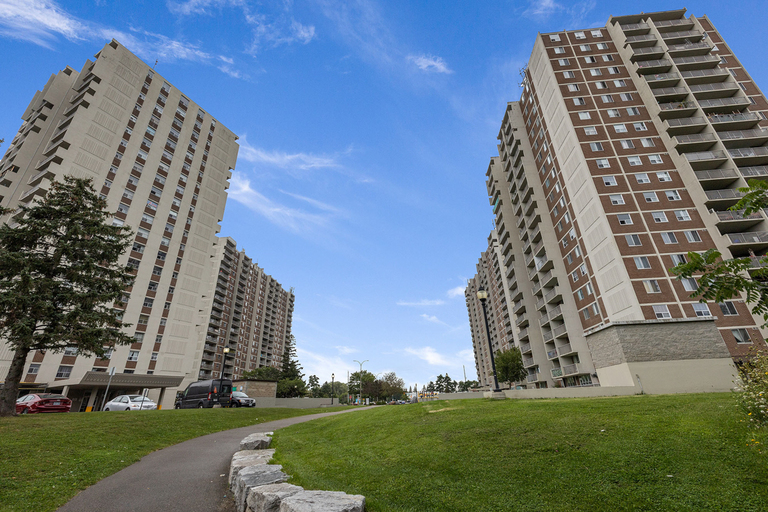 Highland Towers Apartments | 100, 101, 200, 201 White Oaks Court, Whitby | 3090362