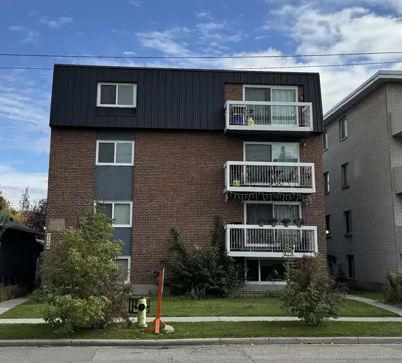 Sunnyside-Walk to Downtown and C Train- Renovated  CORNER one Bedroom-QUIET | 726 5A Street Northwest, Calgary | 3090461