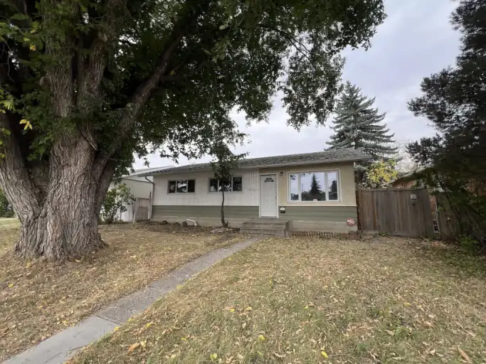 House for rent - Elmwood Area | 8102 159 Street Northwest, Edmonton | 3146577