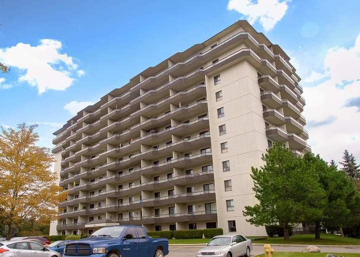 Lakeside Estates | 600 Chieftain Street, Woodstock | 3090615