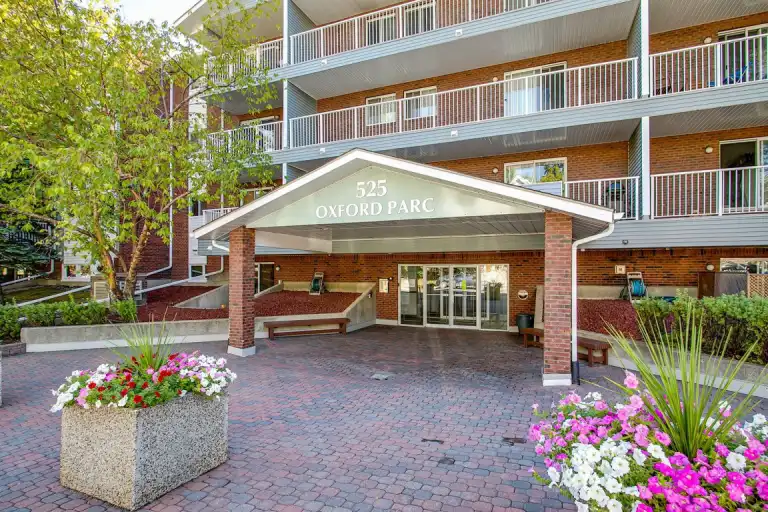 WINDSOR PARK! Beautiful garden apartment! | 525 56 Avenue S.W., Calgary | 3090918