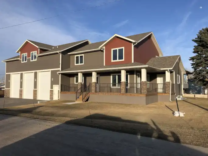 6 bedroom 2 story house with developed basement, private main floor , plus 2nd s | 203 1 St, Shaughnessy | 3091164
