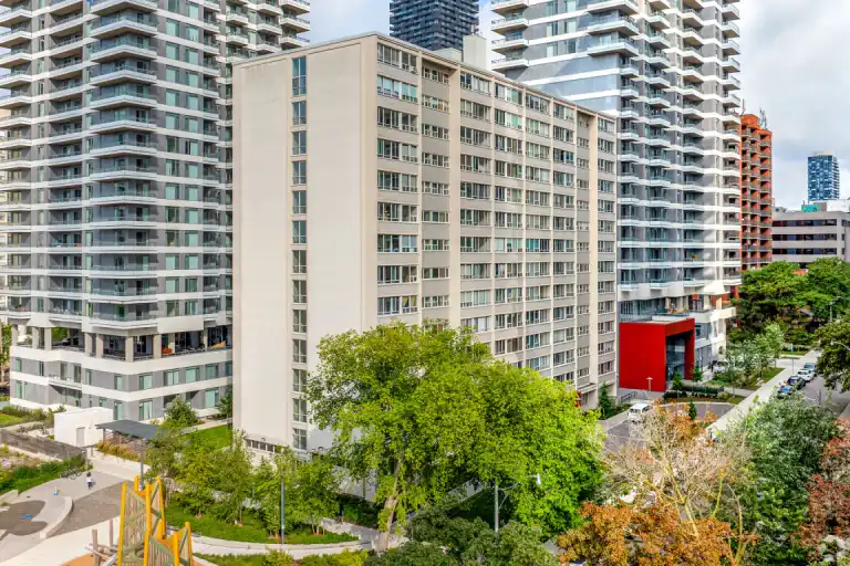 Holly Tower - Yonge and Eglinton | 33 Holly St., Toronto | 3116786