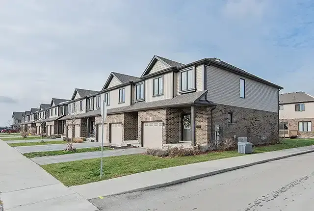 Towns in Hyde Park | 705 Freeport Street, London | 3091273