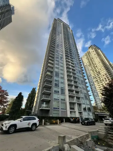 Park Avenue West | 13696 100 ave, Surrey | 3091827