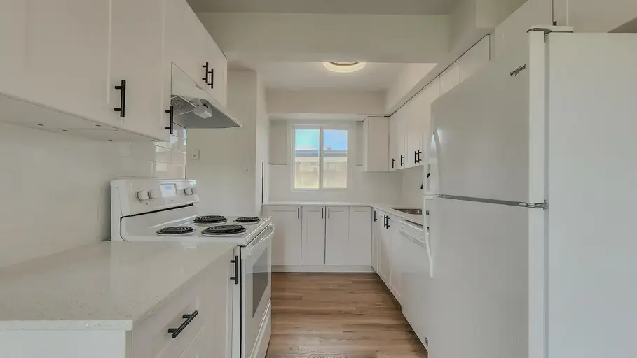 Garden Court | 10211 Princess Elizabeth Avenue Northwest, Edmonton | 3092082