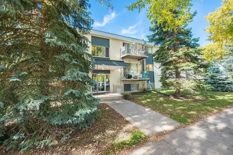 Mid City Manor | 10250 118 Street, Edmonton | 3092092