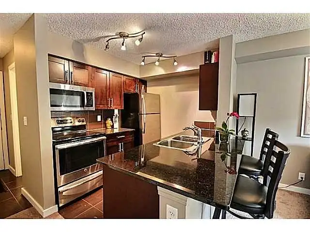 1 BED + DEN & 1 BATH IN WALKER LAKES | 307 - 530 Watt Boulevard SW, Edmonton | 3092106