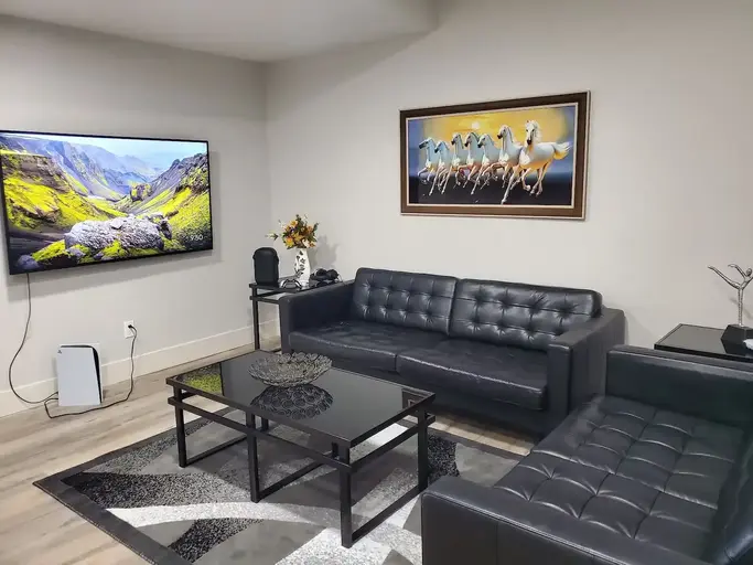 Room for girl students or working females | Calgary | 3092117