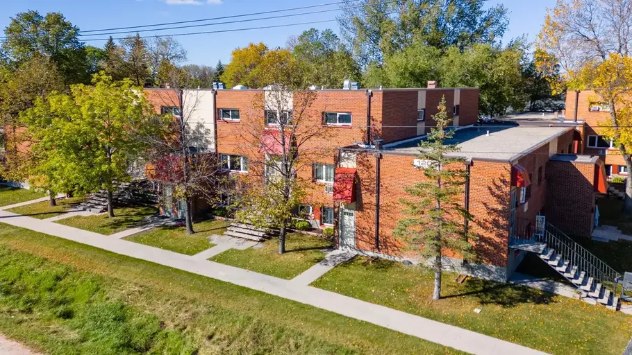Molson Gardens | 1200 Molson Street, Winnipeg | 3092141