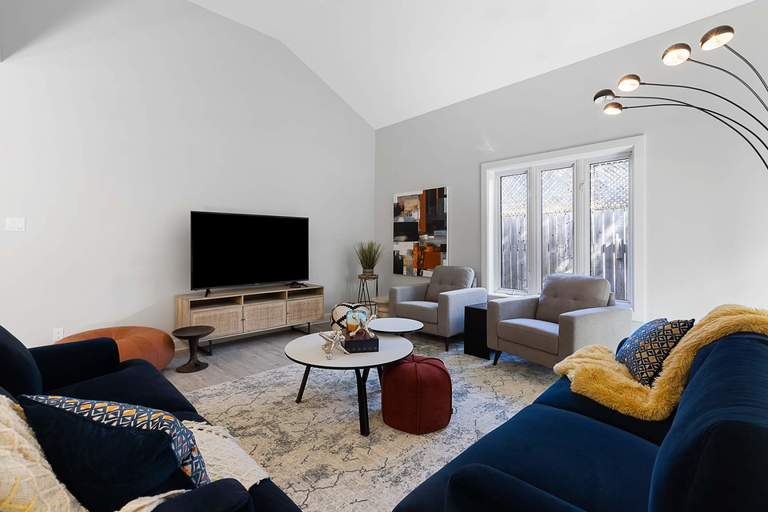 240 Blackburn | 240 Blackburn, Ottawa | 3118515