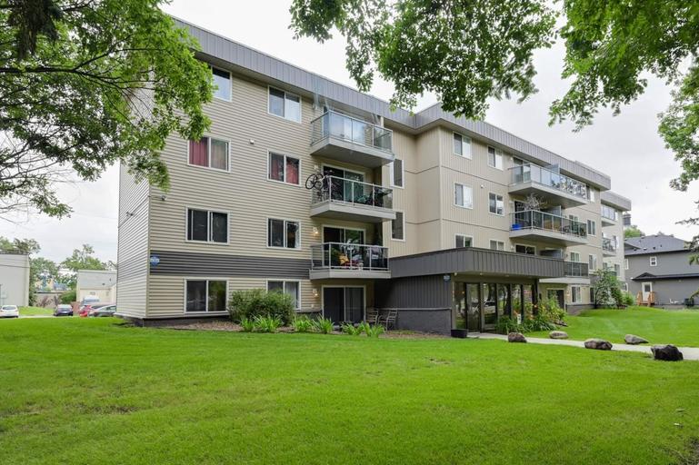 McLeod One | 11019 107 St, Edmonton | 3092293