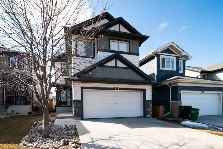 Pond View, Double garage attach Single family house for Rent. | Edmonton | 3151276