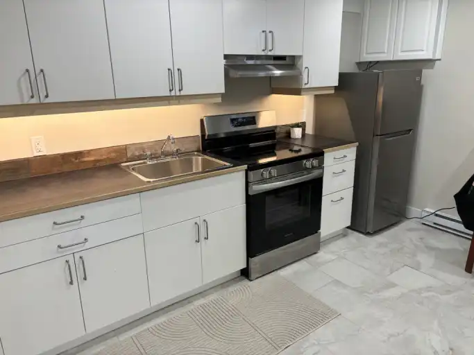 Basement Suite Studio | 1409 Rosehill Drive Northwest, Calgary | 3092503