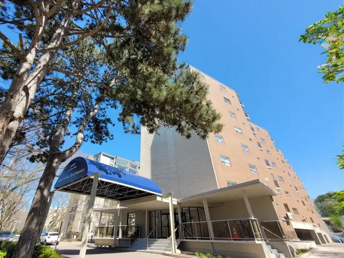 Lord Nelson Apartments | 5200 Lakeshore Road, Burlington | 3092605