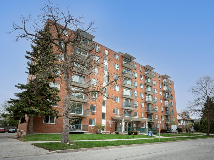 Riverview Tower Apartments | 176 Vidal Street South, Sarnia | 3092780