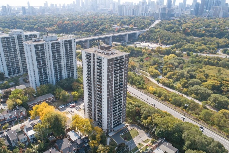 Eastmount Apartments | 33 Eastmount Avenue, Toronto | 3093504