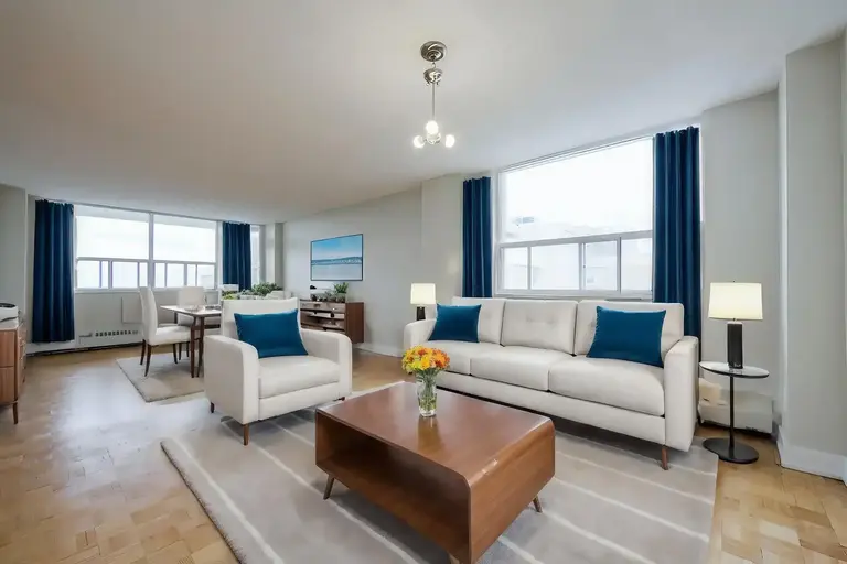 Queen Margaret I | 11 Margaret Avenue, Kitchener | 3123715