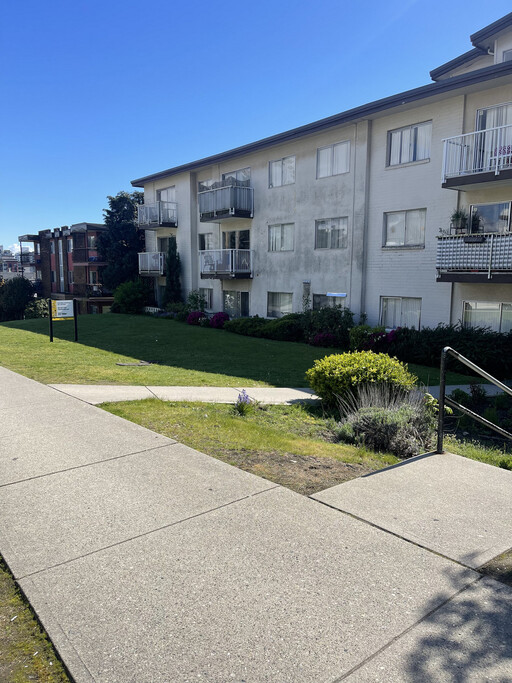 DORIC MANOR | 236 8th Street, New Westminster | 3093613