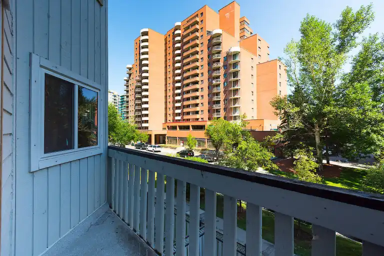 FANTASTIC LOCATION, STEPS FROM EAU CLAIRE, PRINCE'S ISLAND AND BOW RIVER | 15 - 711 3 Ave SW, Calgary | 3093740