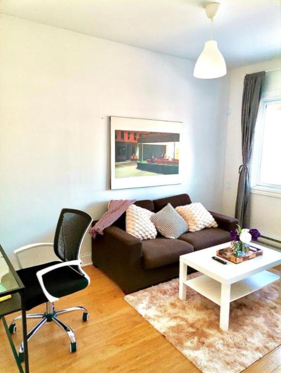 Appartement lumineux 2 pièces fermées + cuisine à 1 minute du métro D'Iberville! | 3093798