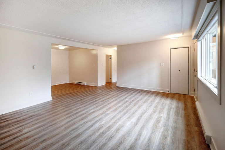 Quadra Village Apartments | 2861 Quadra Street, Victoria | 3093977