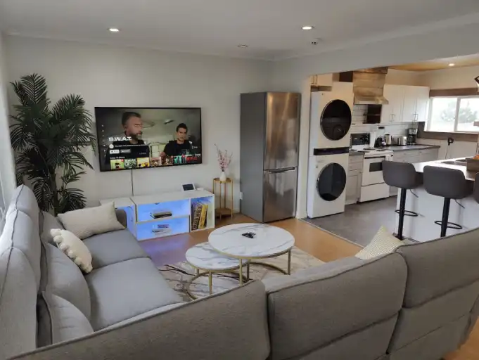 Furnished 2 Bedrooms house near downtown | 2049 27 Street Southeast, Calgary | 3120415