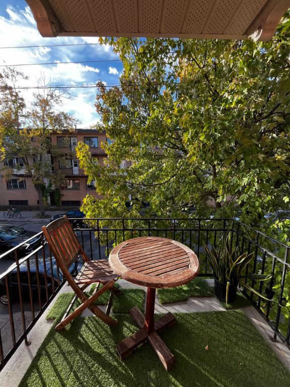Rosemont/Petite-Patrie 6 1/2 rénové 2e de triplex- 3 balcons-OCTOBRE | 3094149