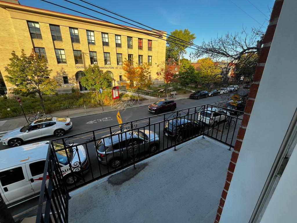Rosemont/Petite-Patrie 6 1/2 rénové 2e de triplex- 3 balcons-OCTOBRE | 3094149