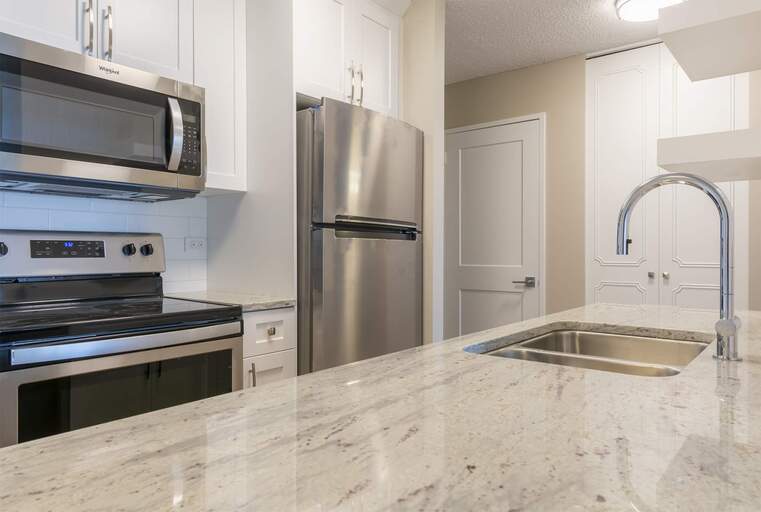 The Mayflower | 11808 100th Avenue, Edmonton | 3094295