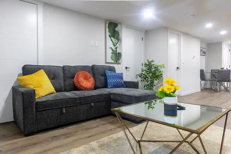 Fully Furnished & Equipped Luxurious one Bed Guest Suite-10 mins from Airport | Calgary | 3120425