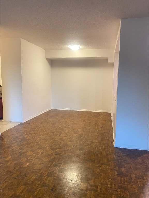 Vue imprenable & Prestige - Luxueux 5 ½ avec 2 BALCONS à Côte-des-Neiges - Piscine & Gym | 3094410