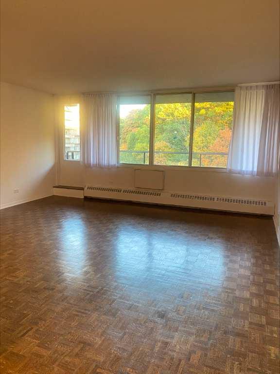 Vue imprenable & Prestige - Luxueux 5 ½ avec 2 BALCONS à Côte-des-Neiges - Piscine & Gym | 3094410