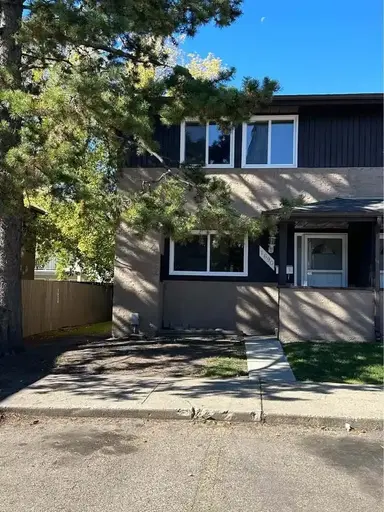 (PN 206) Large 3-Bedroom Townhouse with Private Yard & Laundry | 1690 37 St NW, Edmonton | 3094556