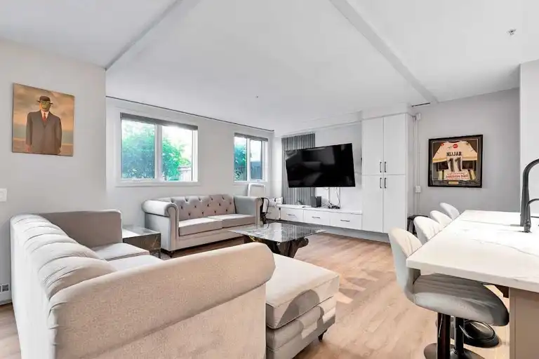 Gorgeous 2x storey condo in Mission, 2x parking spots, 1550 sq feet,fenced yard | Calgary | 3153424