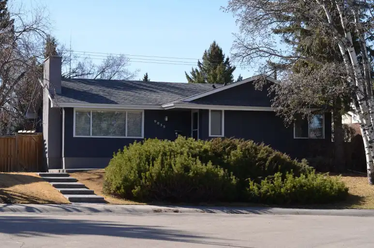 Bright beautiful 1400 sqft Bungalow in Palliser | Calgary | 3128969