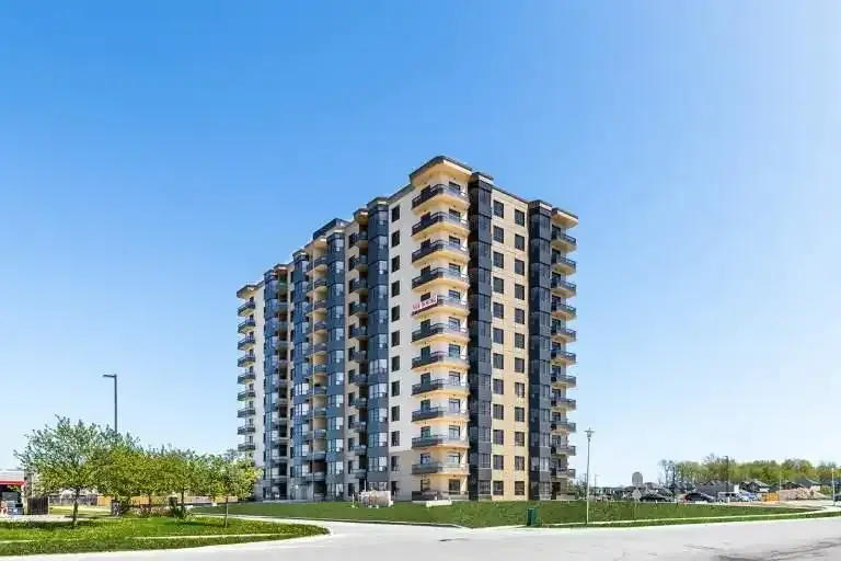 South Carriage Place II | 300 South Carriage Road, London | 3095124
