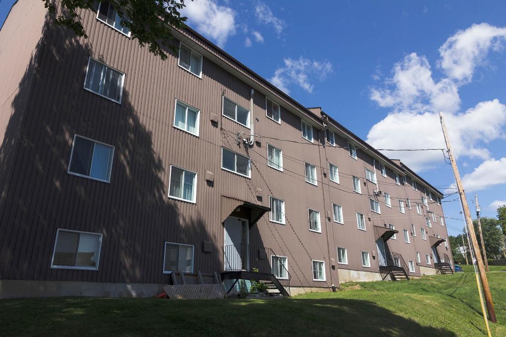 4 1/2 Charlesbourg - Henri-Bourassa - Place Gilbert- décembre | 3095558