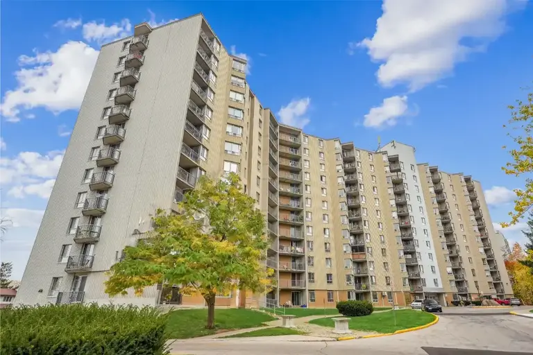 Highland Village | 501 Wilkins Street, London | 3095642