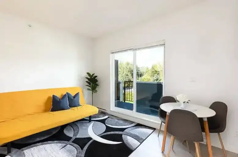 Modern 1-Bedroom Condo Near Gateway SkyTrain | 13678 Grosvenor Road, Surrey | 3095773