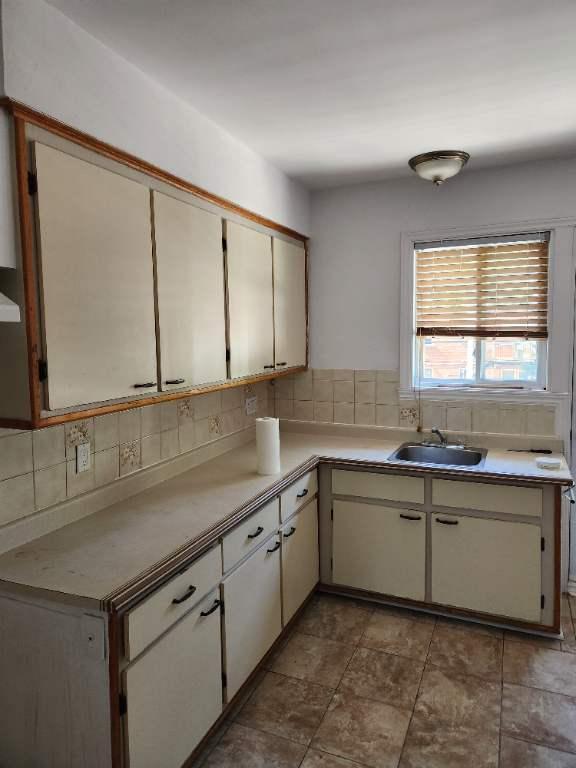 Beau 4 1/2 avec bureau (haut de duplex) | 3095931
