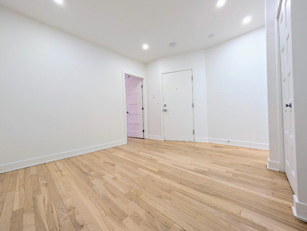 **Because You Deserve Renovated 4 1/2, TOP FLOOR, Metro Lasalle,Verdun** | 3095934