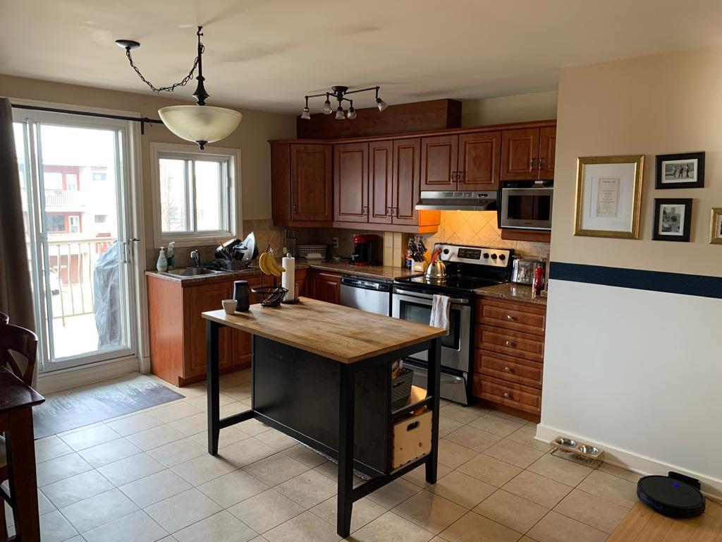 1,100 sq. ft. modern condo near waterfront | 3095936