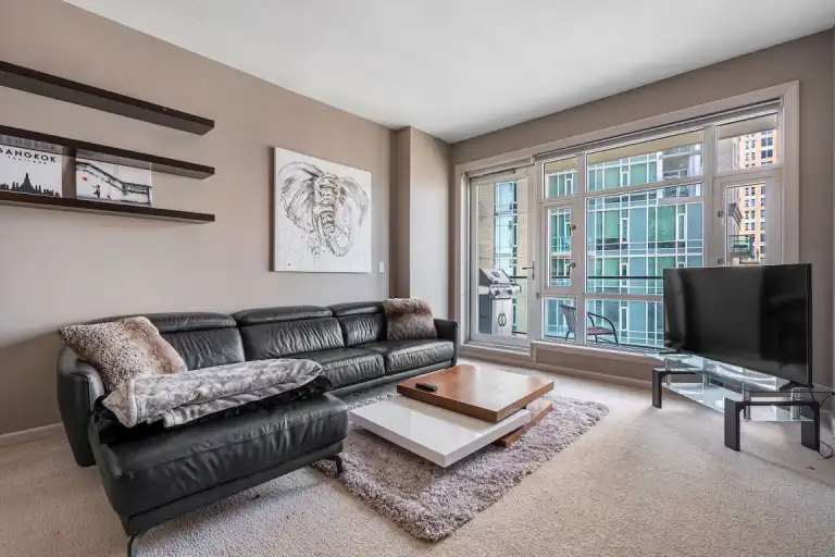 All-Inclusive | Just Bring Your Bags! Executive Furnished Vetro Condo | | 1404 - 210 15 Ave SE, Calgary | 3160730